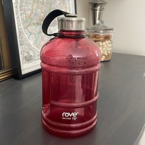 Rove 60oz water bottle